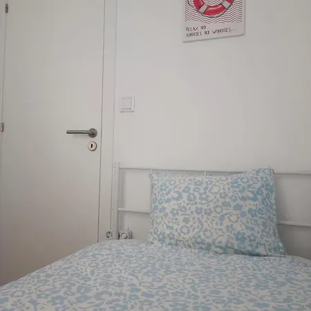 Hostel Happy Day House Costa da Caparica