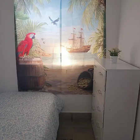 Happy Day House Hostal *