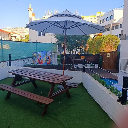 Happy Day House Hostal *